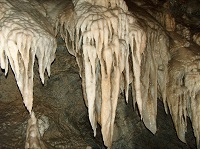 Formazioni calcaree all'interno di una grotta