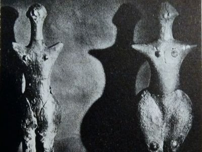 L'idolo femminile di materia argillosa conservato a Brunn, Moravski Museum. Altezza 21 cm