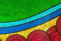mosaico colorato con forme astratte 
