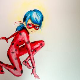 Lady bug- Miraculus rossa e blu dipinta sul muro di una cameretta di una bambina