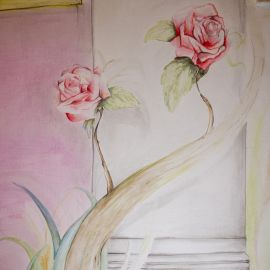 Rose dipinte sul muro di una cameretta bambina